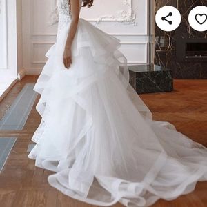 Detached wedding skirt
